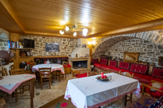 Frühstücksraum Gasthauses Casa Calda Συρράκο